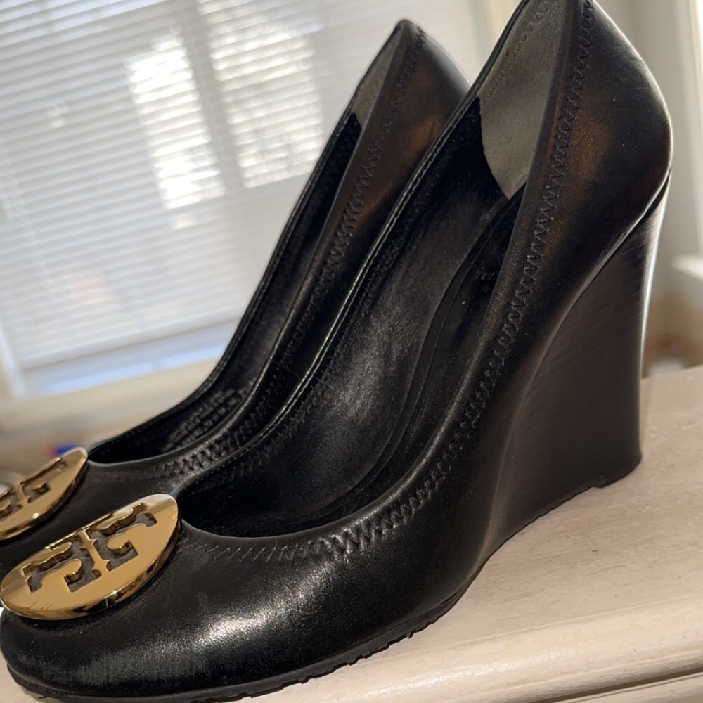 Tory Burch Sophie Wedge Pumps